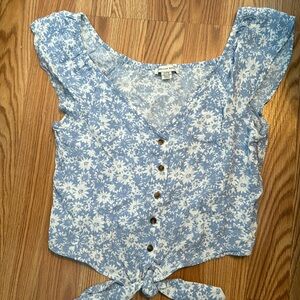 American eagle size Small top